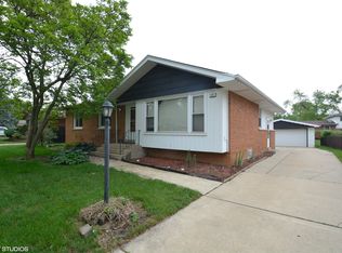 333 W Arquilla Dr, Glenwood, IL