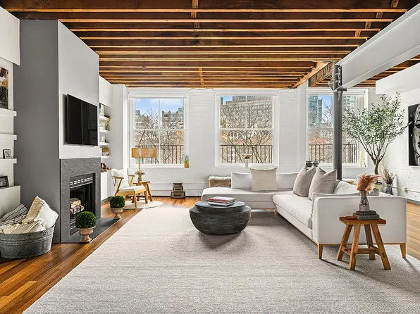 39 N Moore St APT 4A, New York, NY 10013