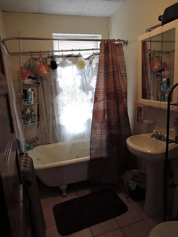 4 bed, 9999 sqft, $3,700 — Photo 3