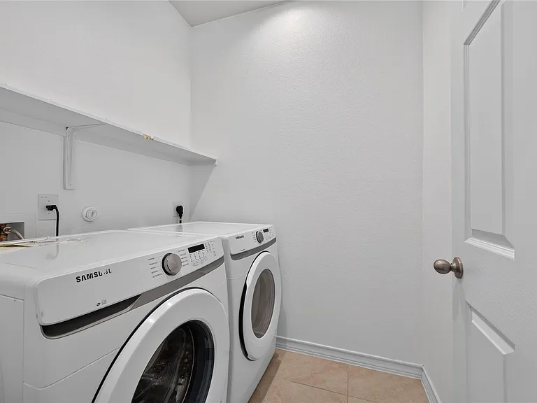 7634 Leonardo Dr — Photo 18