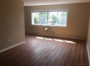 25 N Main St APT 2A, Glen Ellyn, IL 60137