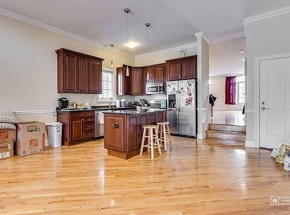5th image of 2904 N Washtenaw Ave