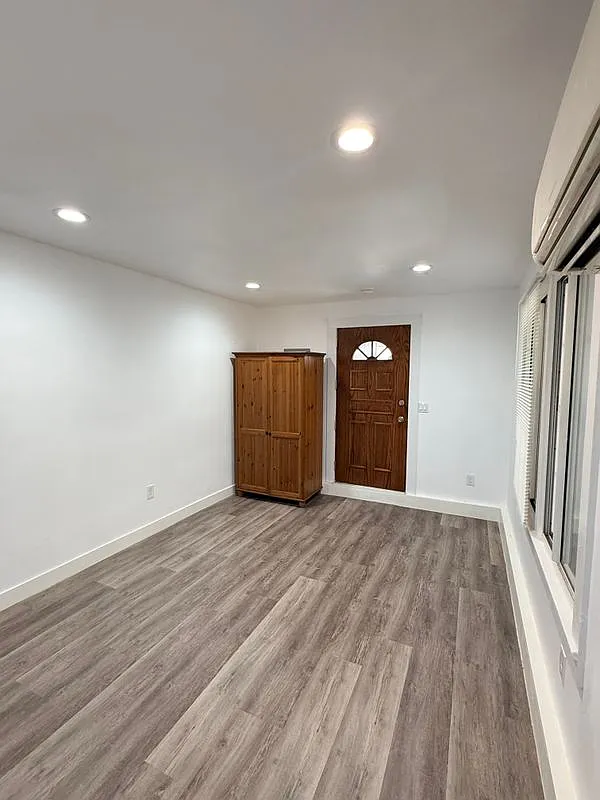 1 bed, 1.0 bath, 1312 sqft, $2,000 — Photo 2