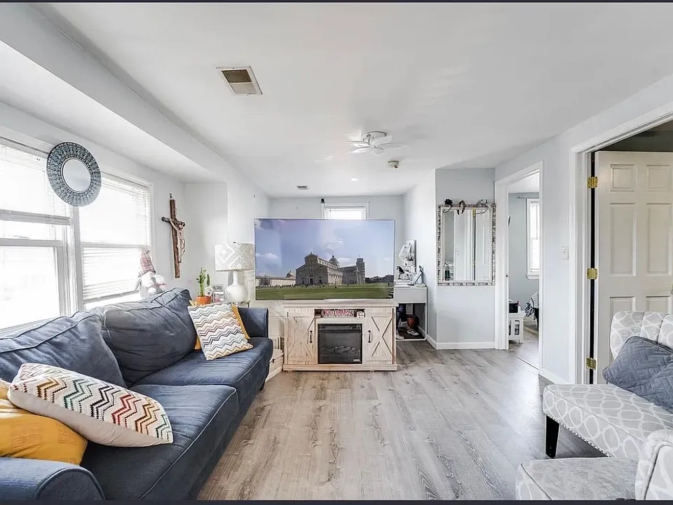 327 Stover Ave