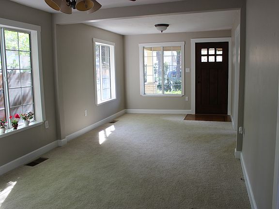 3rd image of 127 Willow Ave