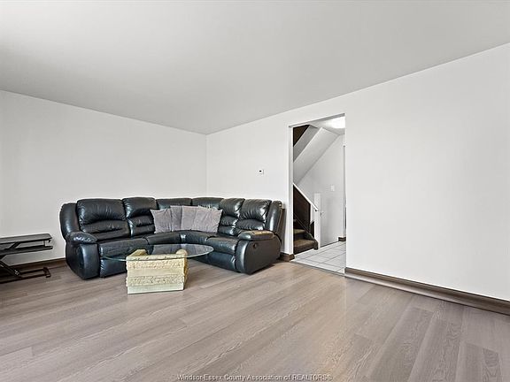 4th image of 22 Taylor Ave