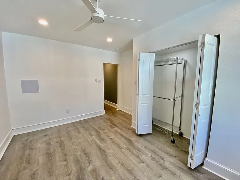 2532 S Broad St — Photo 21