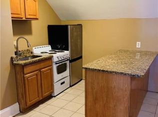 62 Quaker Ln S, West Hartford, CT 06119