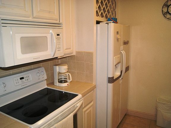2nd image of 120 E Campeche St