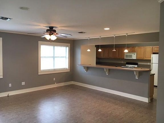 2nd image of 331 Country Club Dr