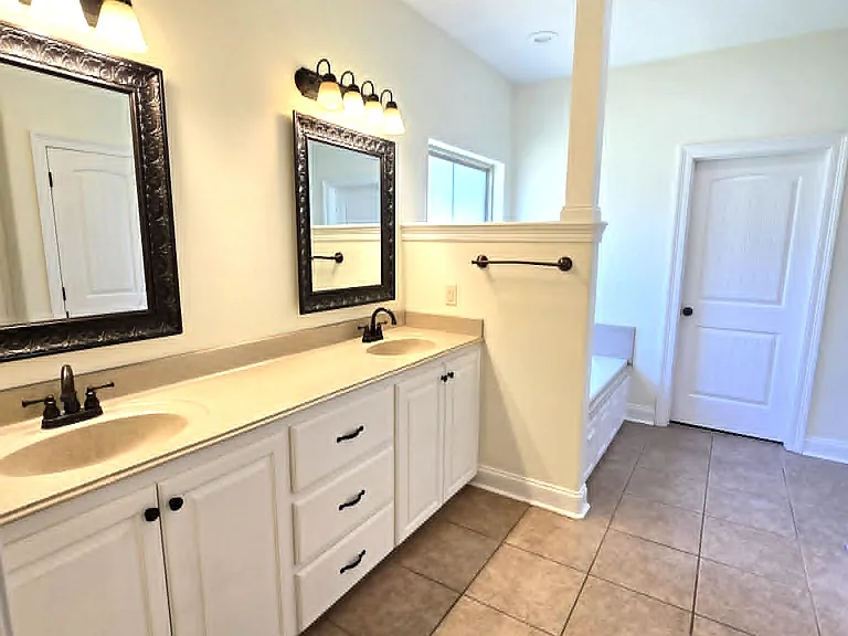2619 E Robinwood Dr — Photo 12