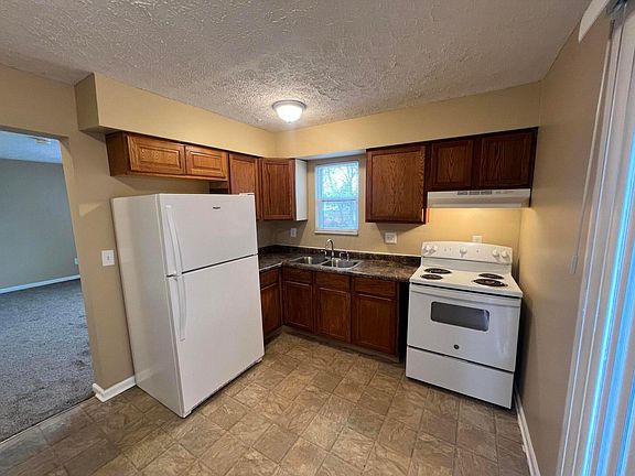 5th image of 5570 Maple Canyon Ave