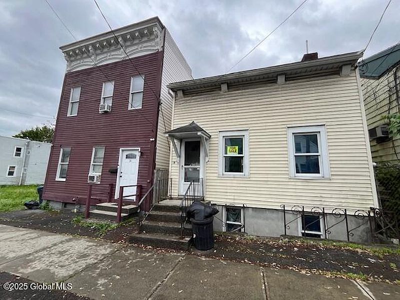 2nd image of 16 Mohawk Street