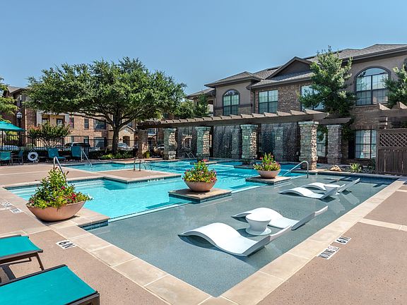 3rd image of 8690 Virginia Pkwy Unit 124