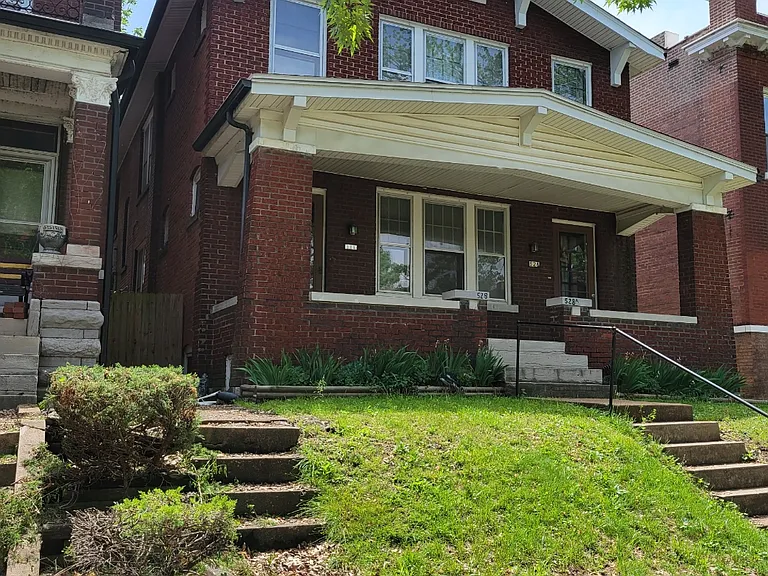 528 Dover Pl — Photo 1