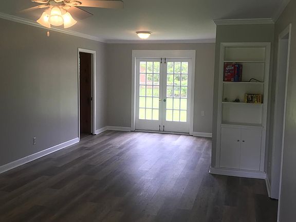 living room/dining room