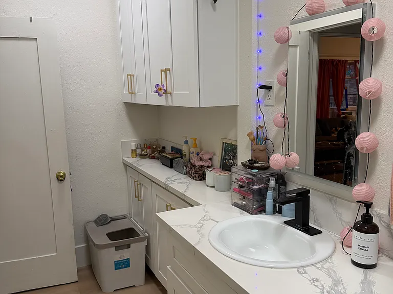 120 W Elk Ave #116D — Photo 10