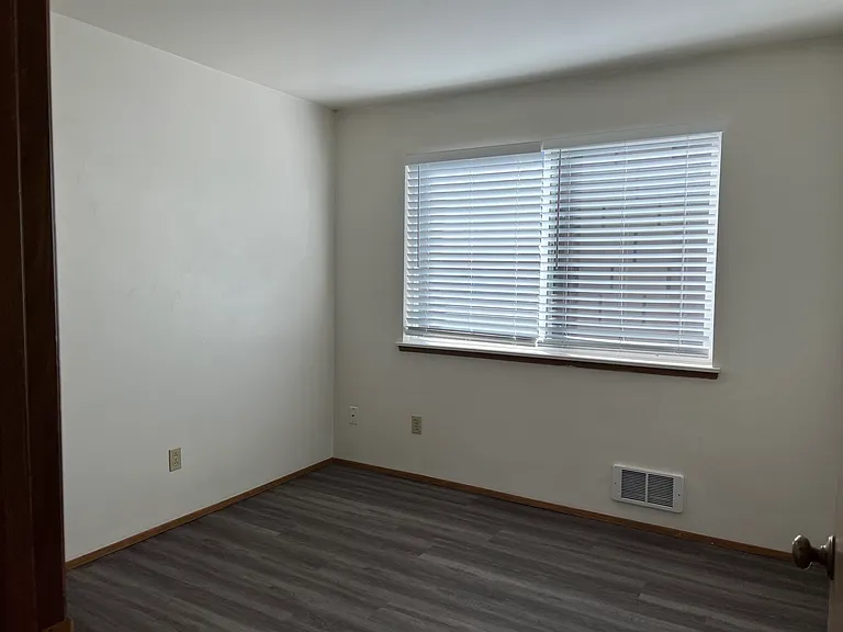 4550 7th Ave NE #301 — Photo 5