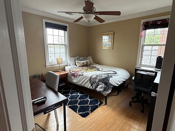 5th image of 2709 Arlington Blvd APT 301