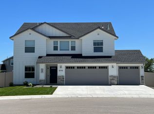 5770 N Oakstone Ave, Meridian, ID 83646