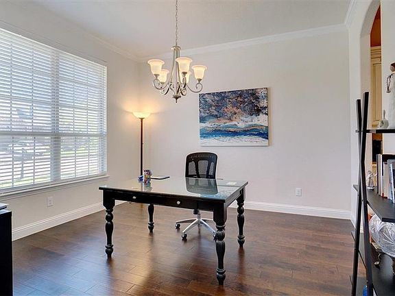 2nd image of 6909 Westbury Dr