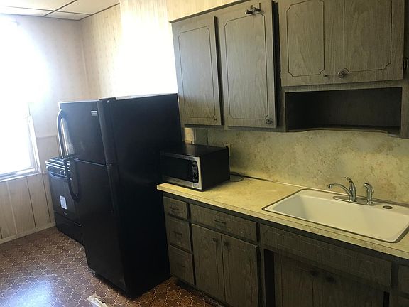 4th image of 8715 75th St Floor 2