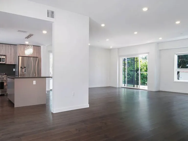 849 N Alta Vista Blvd #1 — Photo 25