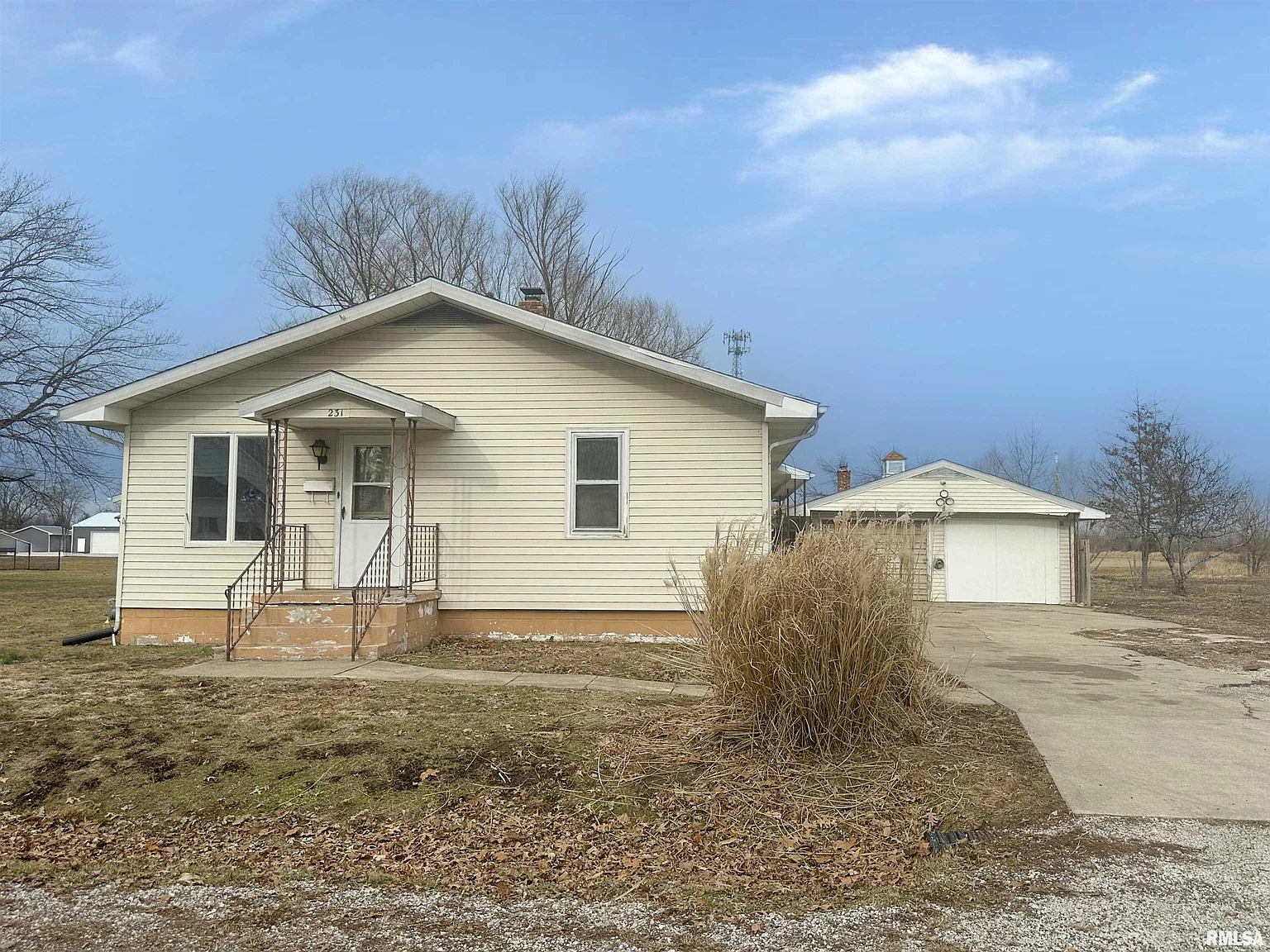 231 E Stoddard Ave photo 1