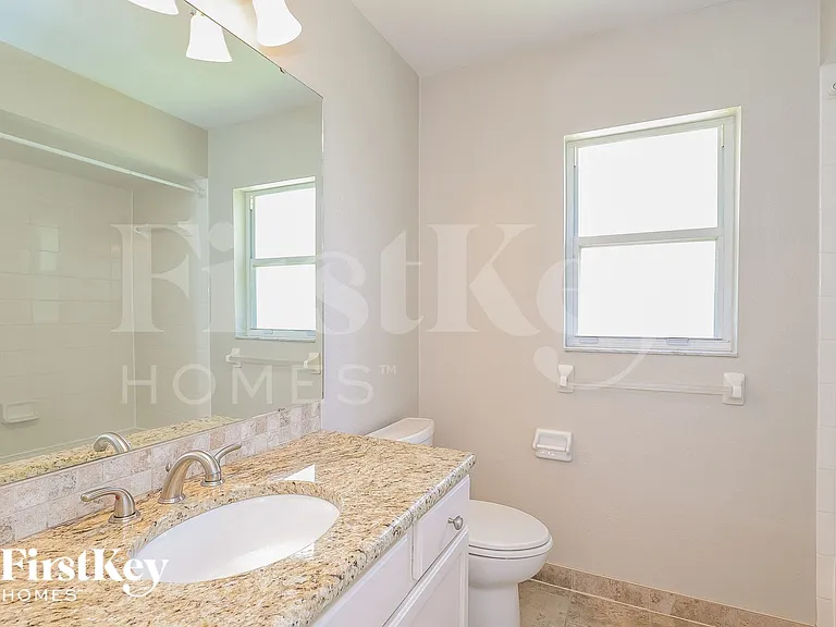 2251 Mallory Cir — Photo 13