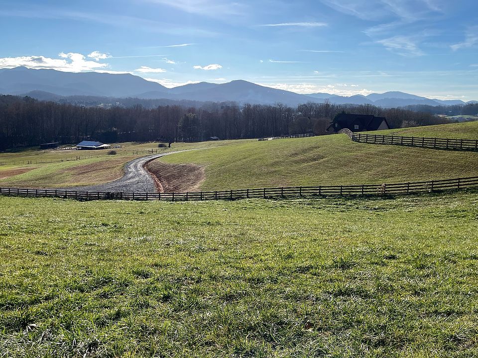 2nd image of Hunter Ln