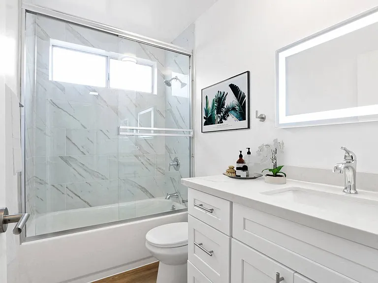 Rexford Drive Apartments — Photo 7