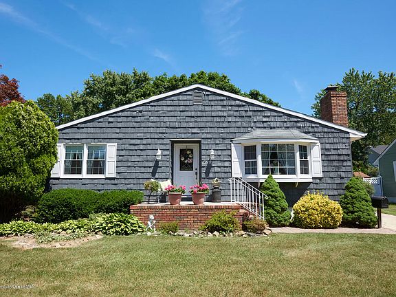 4th image of 599 Greene Avenue