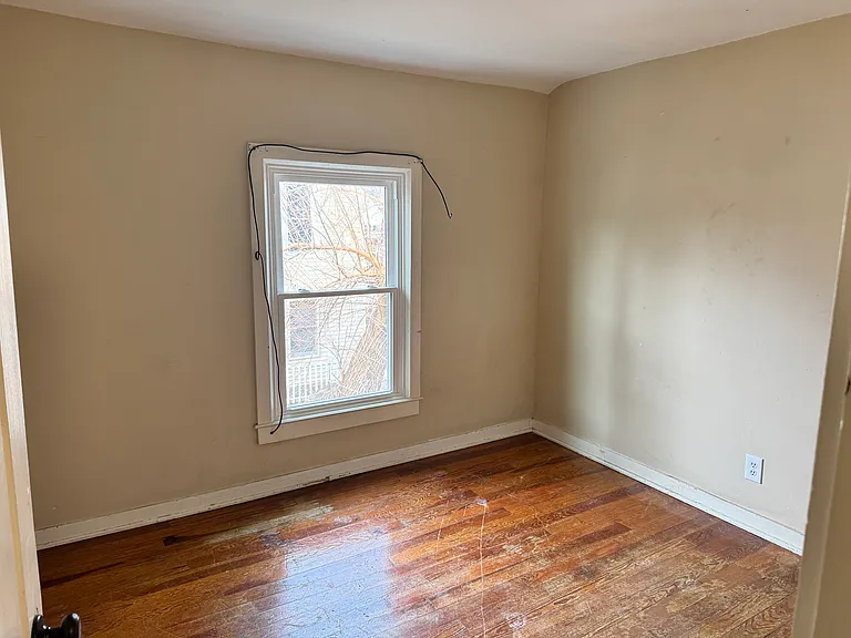 135 W Hanover St — Photo 8