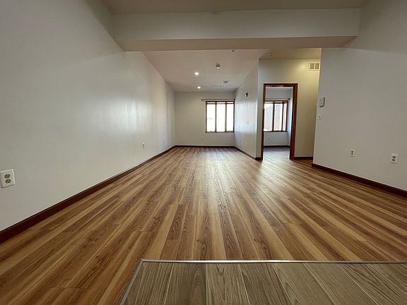4th image of 146 N 10th St Unit 3A