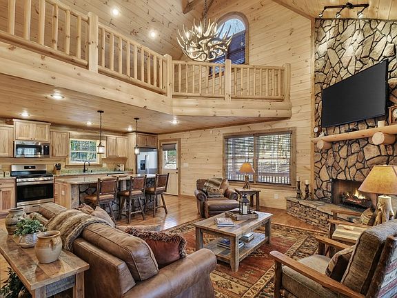 3rd image of 17 Dial Mountain Dr