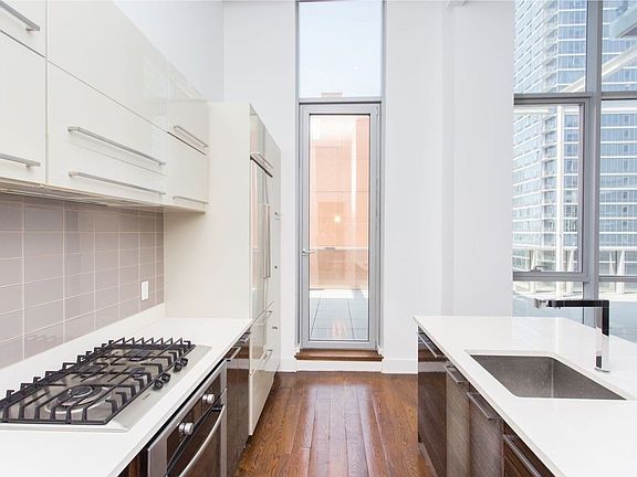 3rd image of 2626 Jackson Ave APT 1001