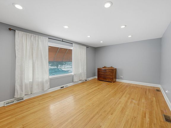 4th image of 7919 S Wentworth Ave