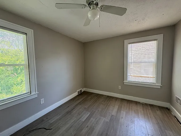 15387 Lesure St — Photo 10