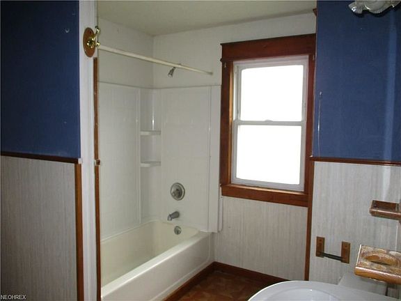5th image of 1150 W 21st St