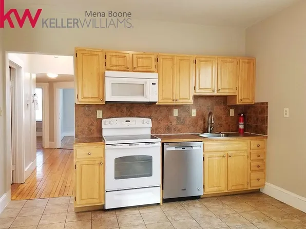 1902 Massachusetts Ave #3, Cambridge, MA 02140