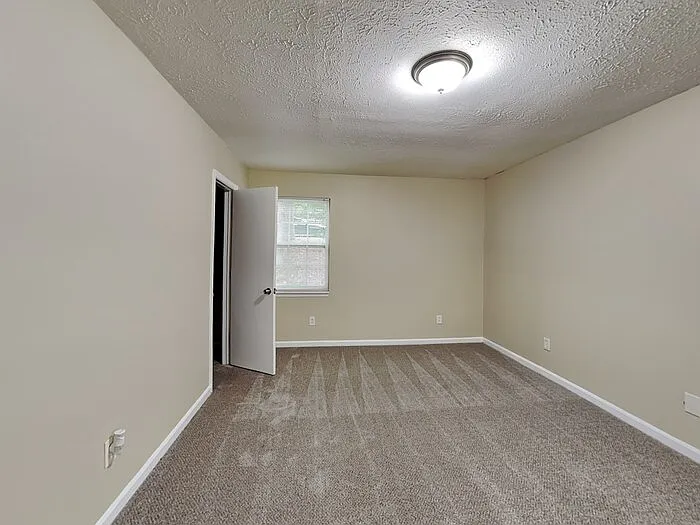 2800 Alexandria Dr SW — Photo 8