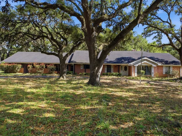 214 Fm 109, New Ulm, TX 78950