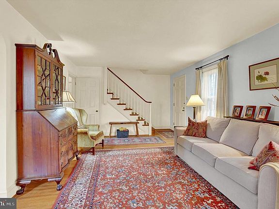 5th image of 1513 Clover Ln