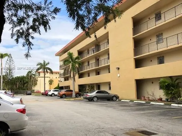 8889 Fontainebleau Blvd, Miami, FL