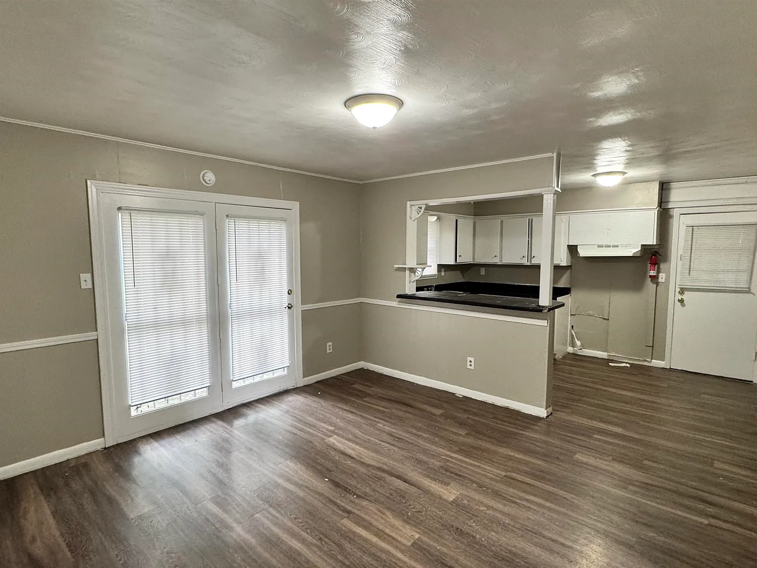 3 bed, 1.5 bath, 1204 sqft, $1,350 — Photo 4