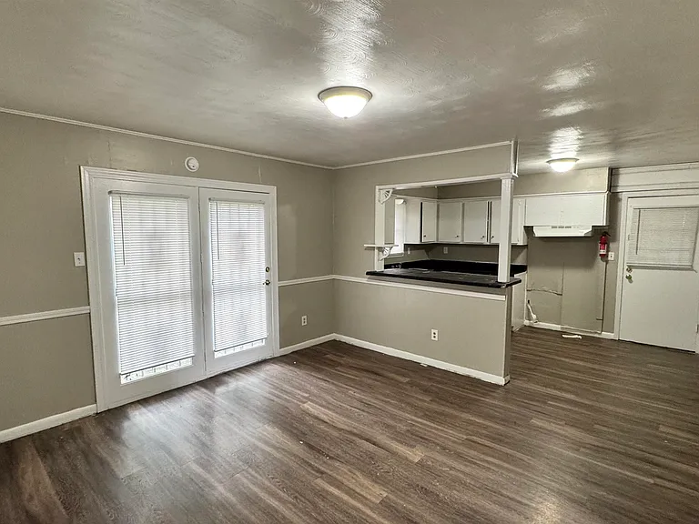 4748 Scottsdale Ave — Photo 4