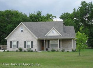 614 E Crawford Dr, Marion, AR 72364