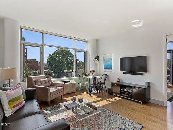 4th image of 410 4th Ave Unit 5E