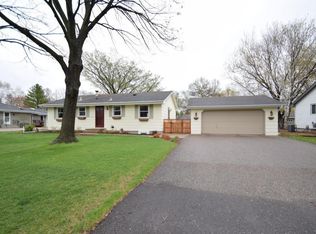 5556 Saint Michael St, Mounds View, MN 55112