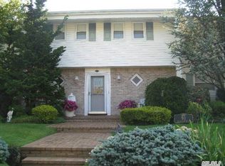 91 Rainbow Rd, Massapequa Park, NY 11762